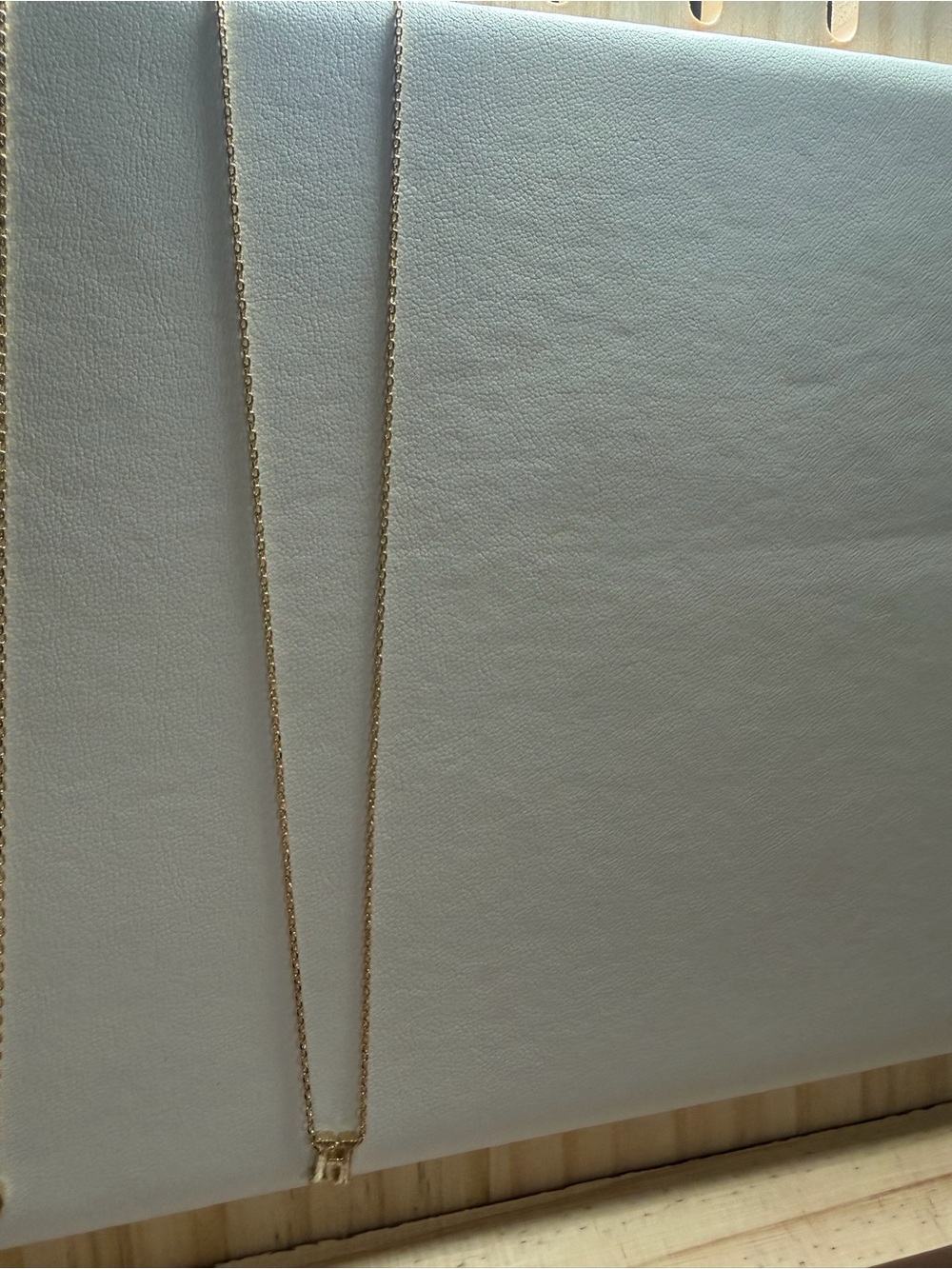 Classic Gold Pendant Necklace - Elegant Everyday Chain